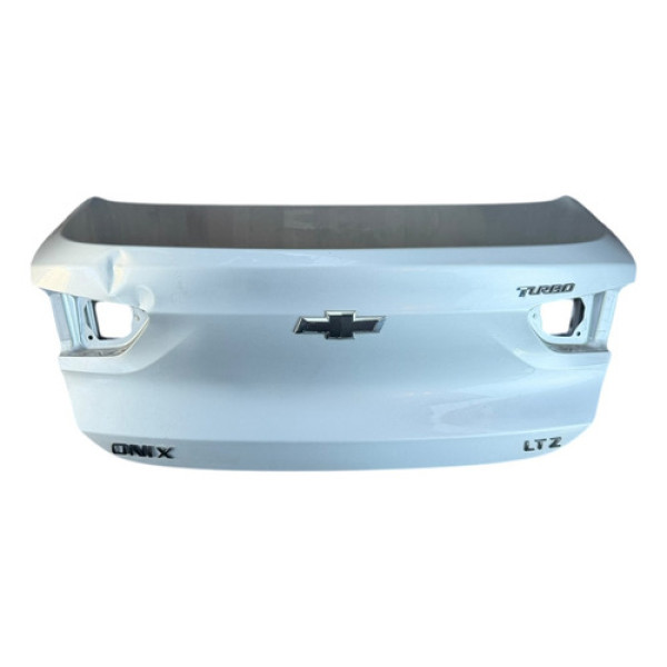 Tampa Traseira Chevrolet Ônix Sedan Com Detalhe  Branco