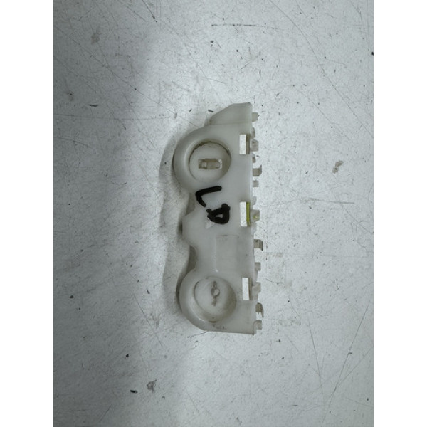 Guia Parachoque Direito Nissan Kicks