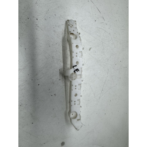 Guia Parachoque Traseiro Esquerdo Nissan Kicks