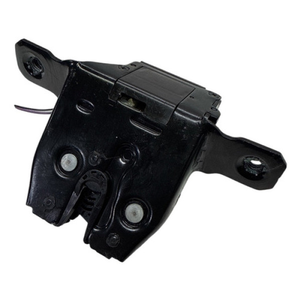 Fechadura Tampa Traseira Chevrolet Tracker 2021 Diante