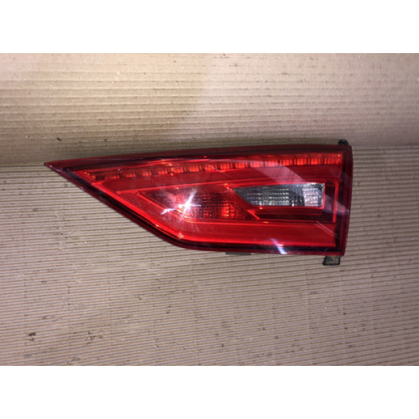 Lanterna Tampa Direita Audi A3 Sedan 2014 A 2016 Direito/passageiro Vermelho