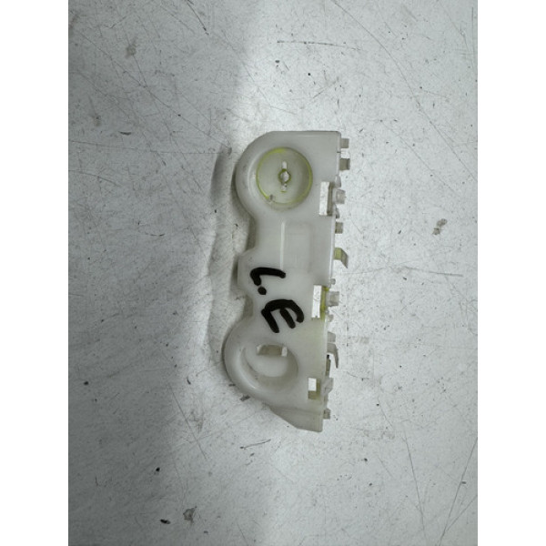 Guia Parachoque Esquerdo Nissan Kicks