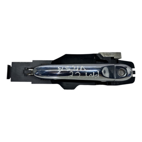 Maçaneta Cromada Dianteira Esquerda Nissan Versa Até 2021